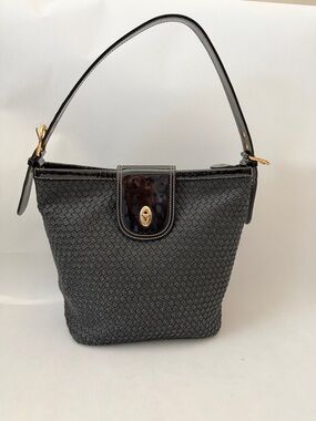 Eric Javits Black Woven Patent Trim Shoulder Bag Gold Hardware